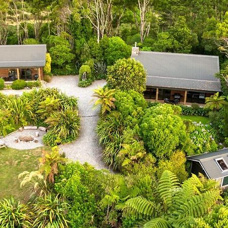 Paparoa Beach Hideaway With Hot Tub Barrytown Eksteriør bilde