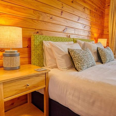 Paparoa Beach Hideaway With Hot Tub Barrytown Eksteriør bilde