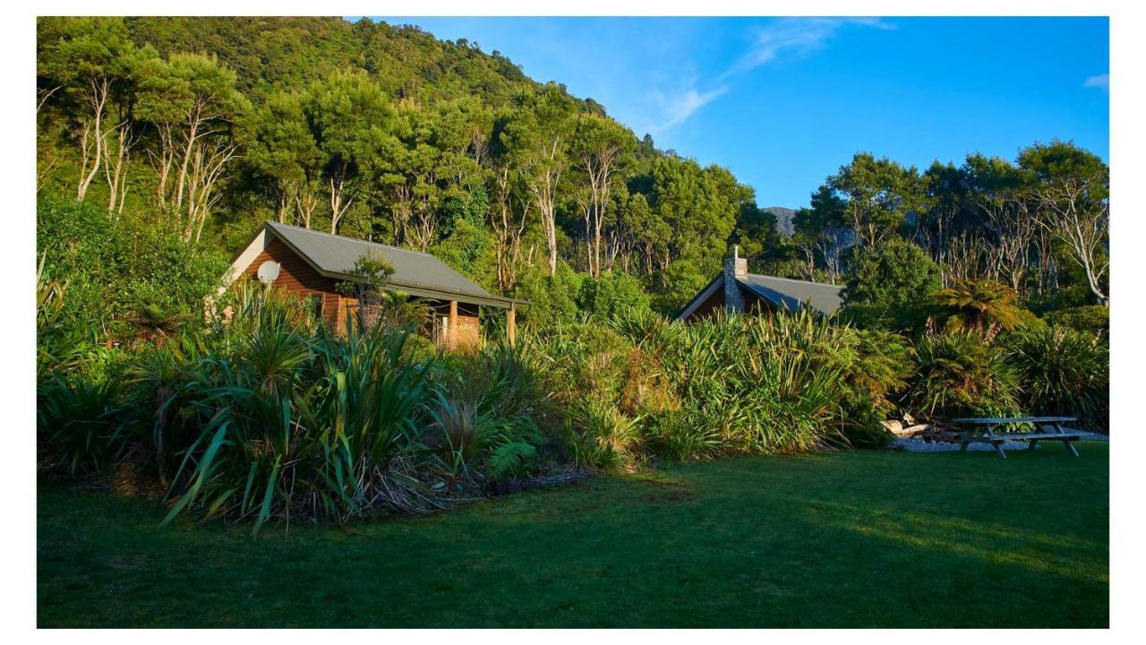Paparoa Beach Hideaway With Hot Tub Barrytown Eksteriør bilde