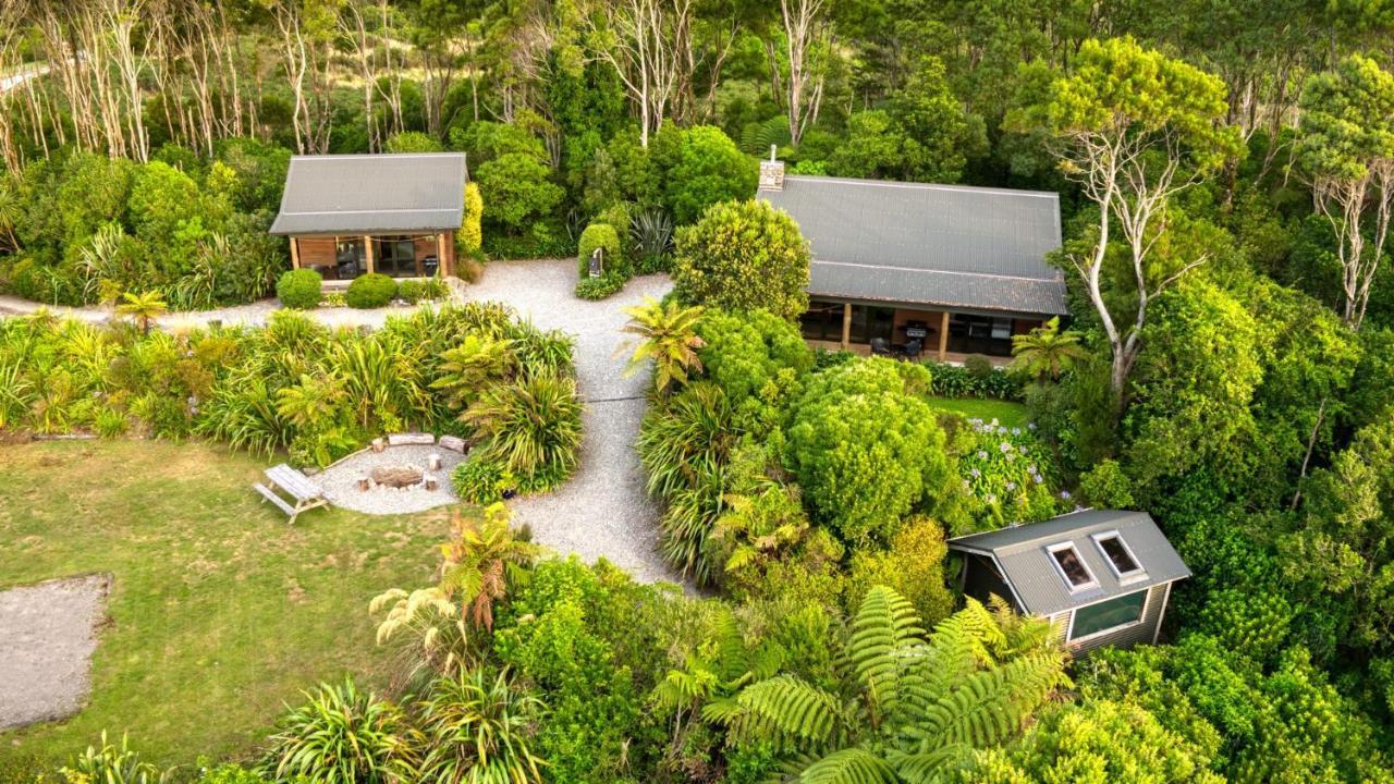 Paparoa Beach Hideaway With Hot Tub Barrytown Eksteriør bilde