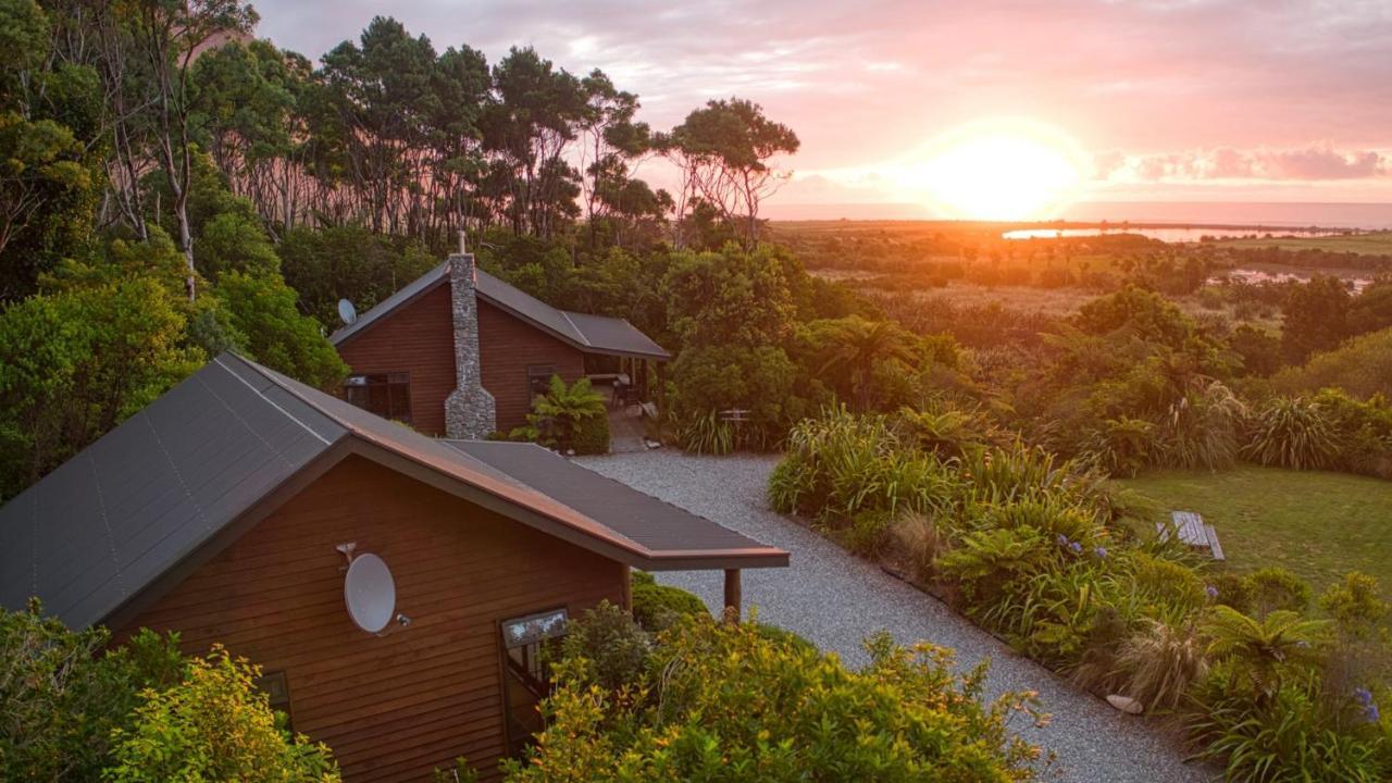 Paparoa Beach Hideaway With Hot Tub Barrytown Eksteriør bilde