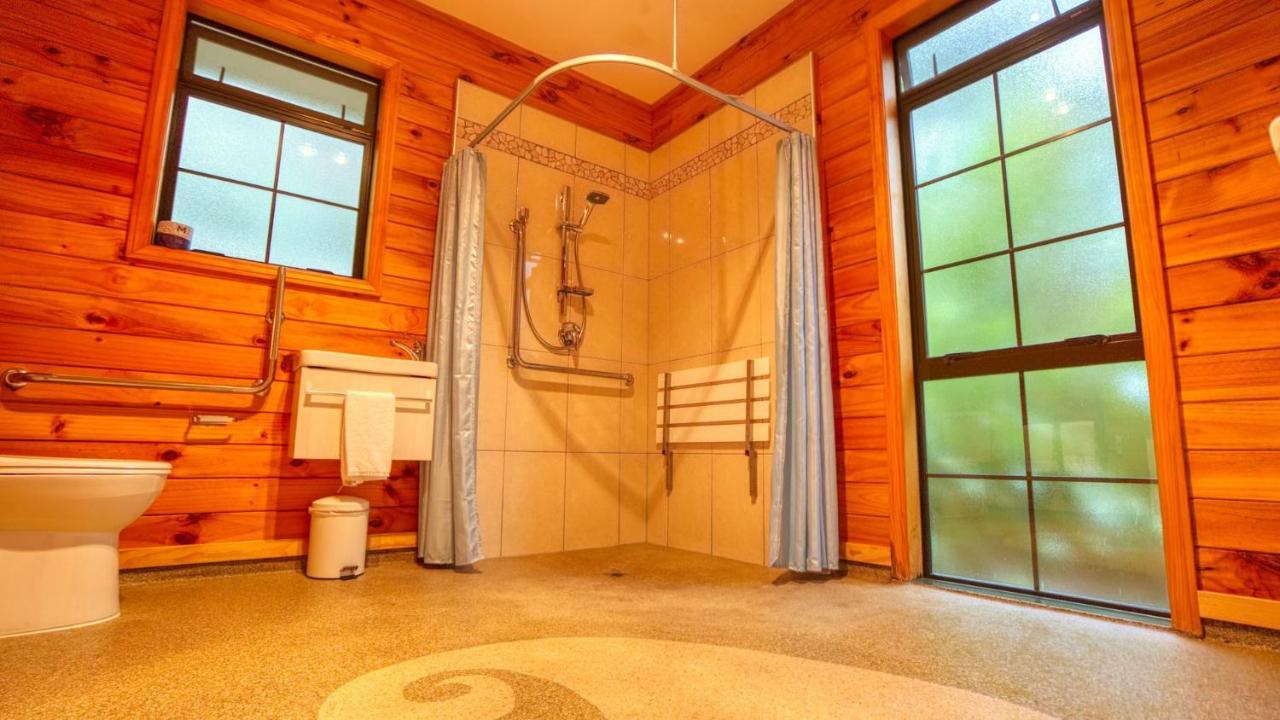 Paparoa Beach Hideaway With Hot Tub Barrytown Eksteriør bilde