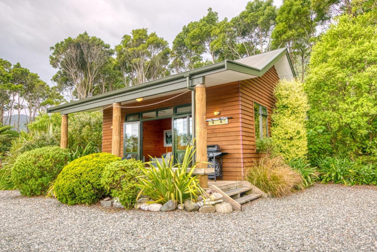 Paparoa Beach Hideaway With Hot Tub Barrytown Eksteriør bilde