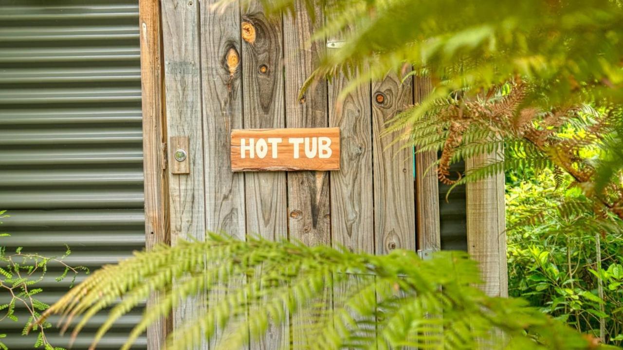 Paparoa Beach Hideaway With Hot Tub Barrytown Eksteriør bilde