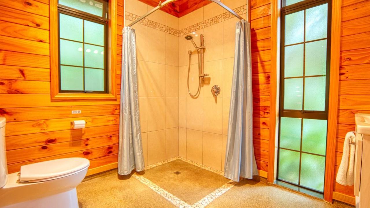 Paparoa Beach Hideaway With Hot Tub Barrytown Eksteriør bilde