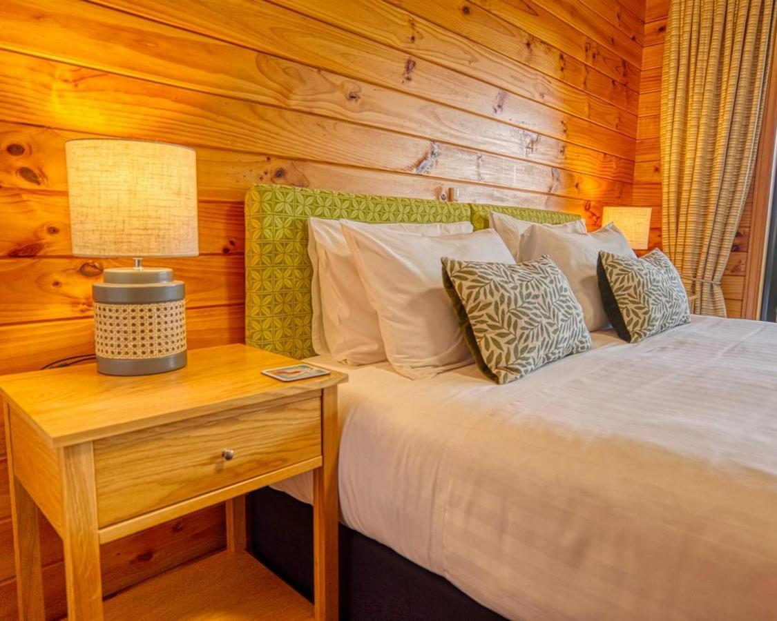 Paparoa Beach Hideaway With Hot Tub Barrytown Eksteriør bilde